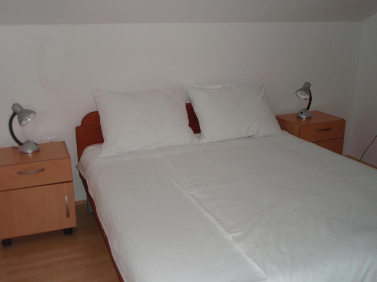 Apartment Luna Molunat Bagian luar foto